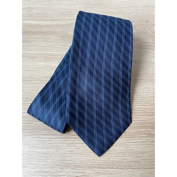 Yves Saint Laurent Classic Blue Striped Design 100% Silk Italian Designer Tie - Picture 1 of 6